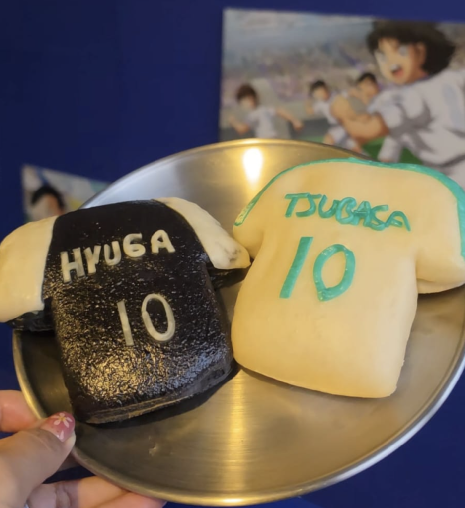 Captain Tsubasa abre una cafetería pop-up en Ciudad de México con ramen, merch exclusiva y ambiente de estadio